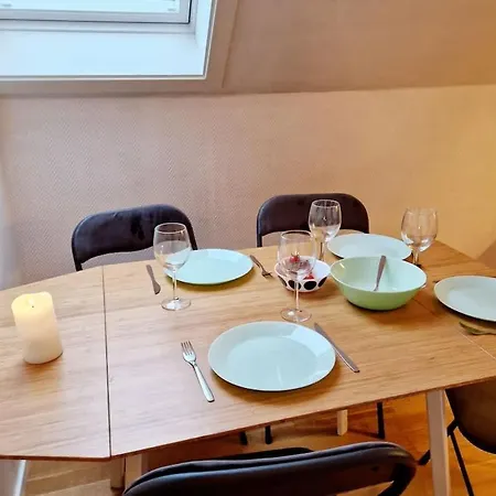 King Bed Great Location Floor *