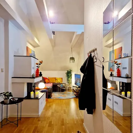 King Bed Great Location Floor