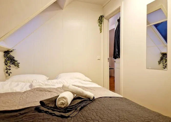 Nyaraló King Bed Great Location Floor
